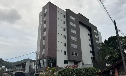 Apartamento com 1 suíte mais 1 quarto à venda no bairro SAGUACU