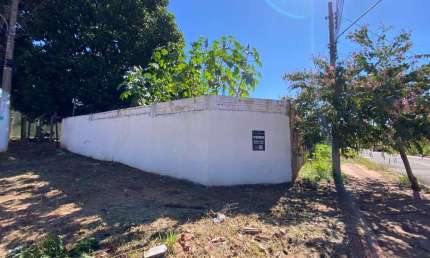 Oportunidade Única: Terreno de Esquina no Parque dos Poderes com Potencial de Valorização!