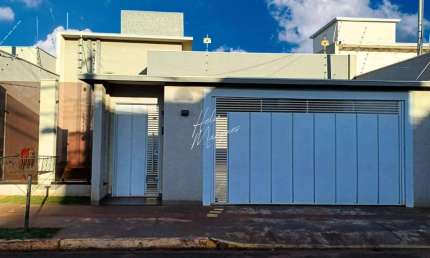 Casa à Venda Próxima à Lagoa Itatiaia – Completa em Planejados