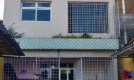 CASA AMARELA   CASA COM 3 QUARTOS SUÍTE GARAGEM P 4 CARROS R$ 380.000,00