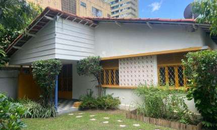 CASA COM AREA TOTAL DE DE 408M² COM JARDIM, OTIMA LOCALIZAÇÃO CASA FORTE R$ 950.000