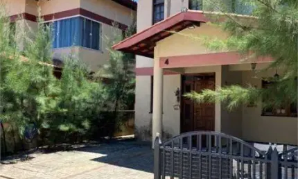 Casa de condomínio para venda possui 123 metros quadrados com 4 quartos