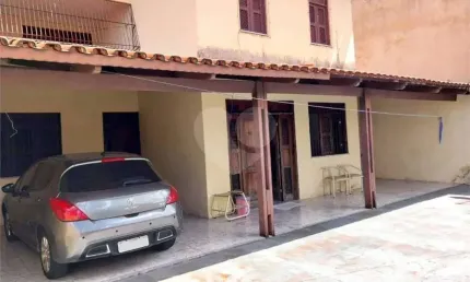 Casa para venda possui 324 metros quadrados com 5 quartos em Vila União - Fortaleza - Ceará