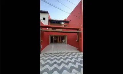 Casa para venda possui 174 metros quadrados com 4 quartos em Montese - Fortaleza - Ceará