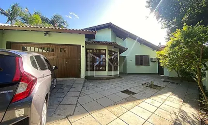 Casa com 3 quartos à venda na Rua Waldemar Guido Vicentini, 598, Dom Feliciano, Gravataí, 140 m2 por R$ 636.000