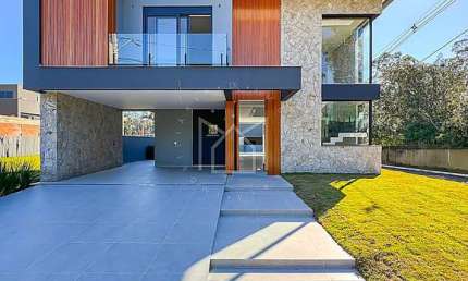 Casa com 3 quartos à venda na Estrada José Zingano, 1027, Distrito Industrial, Cachoeirinha, 242 m2 por R$ 2.290.000
