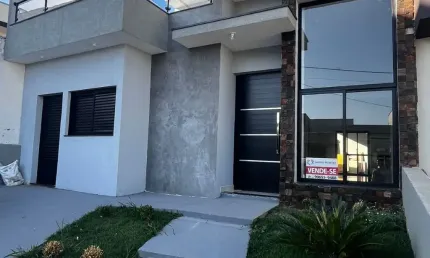 Sobrado com 4 quartos em condominio fechado. Aceita permuta e carros como parte de pagamento.