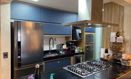 Apartamento no Ipiranga de 115 M² com 3 dormitórios, 1 suíte, lavabo e 2 vagas.