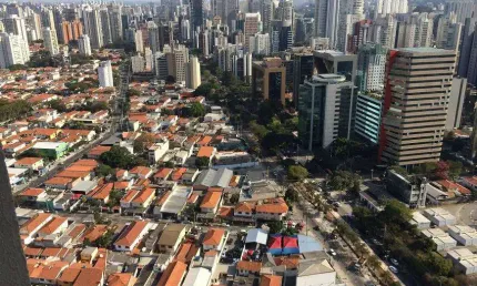 Cobertura duplex de 175 metros quadrados com 3 suítes e 3 vagas de garagem.