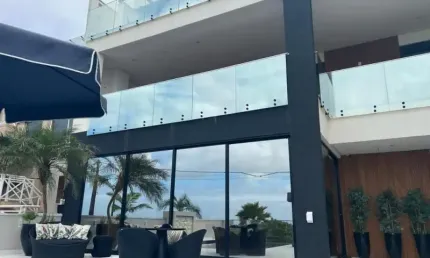CASA ALTO PADRÃO EM GUARATUBA NO BREJATUBA (COM PISCINA BEIRA MAR)