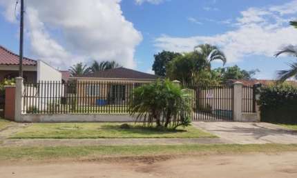 Casa com 3 quartos à venda na Avenida Vinte e Nove de Abril, Coroados, Guaratuba