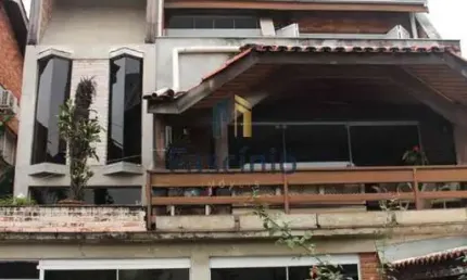 Casa com 3 quartos à venda na Avenida Piassanguaba, 209, Planalto Paulista, São Paulo por R$ 2.880.000