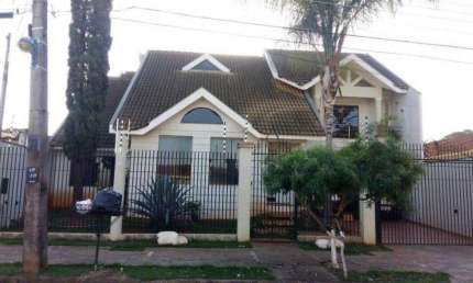 Casa com 4 quartos à venda na Avenida São Domingos, Vila Morangueira, Maringá por R$ 1.350.000