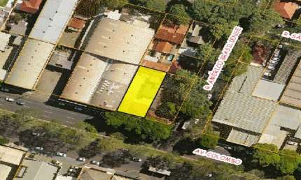 Terreno à venda na Avenida Colombo, 4298, Zona 07, Maringá por R$ 2.400.000