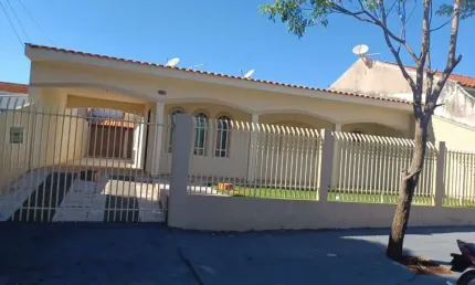 Casa com 3 quartos à venda na Rua Rio Arinos, 176, Jardim Novo Oásis, Maringá por R$ 550.000