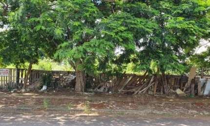 Terreno comercial para alugar na Avenida Torres, 7118, Portal das Torres, Maringá por R$ 700