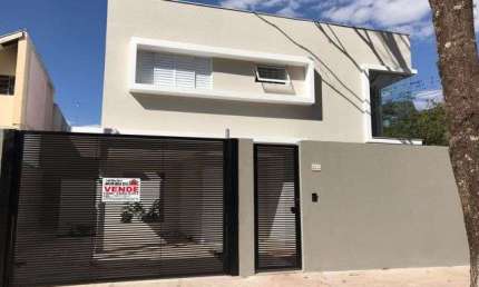 Casa com 3 quartos à venda na Rua dos Antúrios, 2235, Conjunto Habitacional Inocente Vila Nova Júnior, Maringá, 200 m2 por R$ 750.000