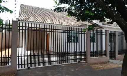 Casa com 3 quartos à venda na Rua Pioneira Regina Marson Badan, Jardim Iguaçu, Maringá por R$ 825.000