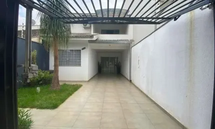 Casa com 3 quartos à venda na Rua Pioneiro Otaviano Pereira Soares, Jardim Paris III, Maringá por R$ 710.000