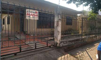 Casa com 3 quartos para alugar na Rua Santa Joaquina de Vedruna, 840, Zona 05, Maringá, 150 m2 por R$ 3.200