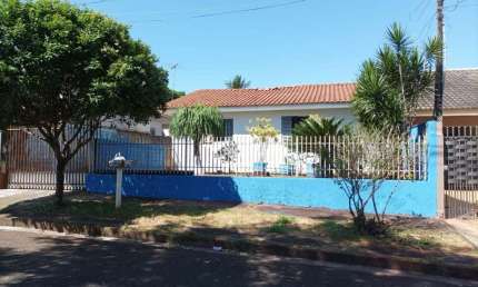 Casa com 3 quartos à venda na Rua Pioneiro Emílio Helibrand, 281, Conjunto Habitacional João de Barro Thaís, Maringá por R$ 270.000