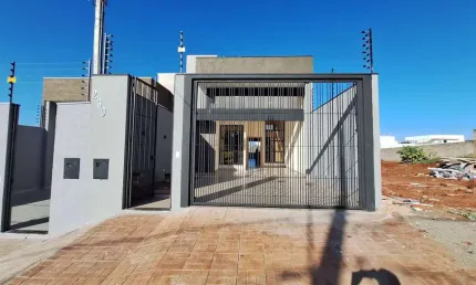 Casa com 3 quartos à venda na Rua Prefeito Sadao Inaoka, 239, Parque Industrial I, Maringá, 1325 m2 por R$ 680.000
