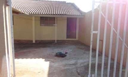 Casa com 3 quartos à venda na Rua João Antônio Correia Júnior, 99, Conjunto Habitacional Requião, Maringá