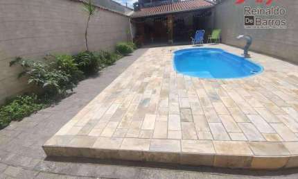 Casa com piscina , área de lazer no Jardim Suarão - Itanhaém .
