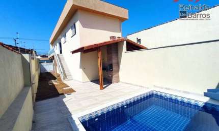 Linda Casa Sobreposta com piscina em Suarão - Itanhaém .