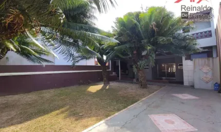 Sobrado com 4 dormitórios a 100 mts da praia em Itanhaém .