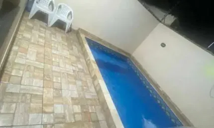 CASA A VENDA COM MOBILIA E PISCINA - NOVA ITANHAEM 2 DORM SENDO UMA SUITE