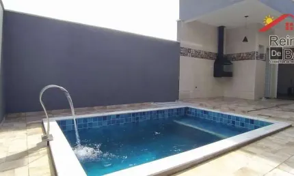 Casa com 3 dormitórios à venda a 50 mts da praia em Itanhaém .