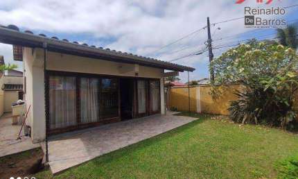 Sobrado com 3 dormitórios à venda, 120 m² por R$ 950.000,00 - Vila Suarão - Itanhaém/SP
