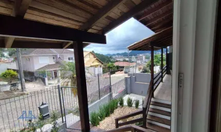 Casa à venda, 280 m² por R$ 1.600.000,00 - Trindade - Florianópolis/SC