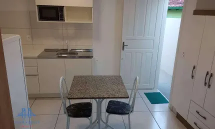 Kitnet com 1 dormitório para alugar, 20 m² por R$ 1.980,00/mês - Córrego Grande - Florianópolis/SC