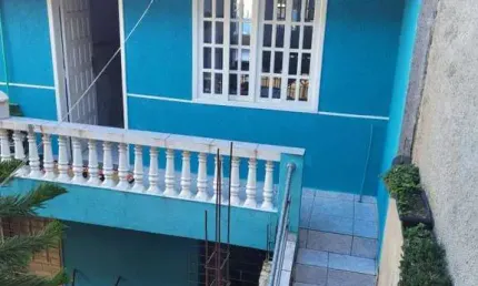 Comercial para Venda em Curitiba, Sítio Cercado, 5 dormitórios, 1 suíte, 4 banheiros, 3 vagas