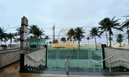 Apenas 30 metros do mar! Prédio Frente Mar !  Apartamento top 02 dormitórios - lazer completo na cobertura!