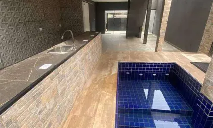 Sobrado Isolado Alto Padrão - 03 dorm + 01 suite + piscina!  Bairro ocian 300 metros da Avenida Kennedy