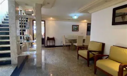 Cobertura duplex 04 dormitórios sendo 2 suites + dependencia de empregada + 03 vagas privativas