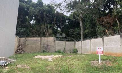 Terreno em condomínio fechado à venda na Rua Pedro Gapski Filho, Itália, São José dos Pinhais, 134 m2 por R$ 195.000