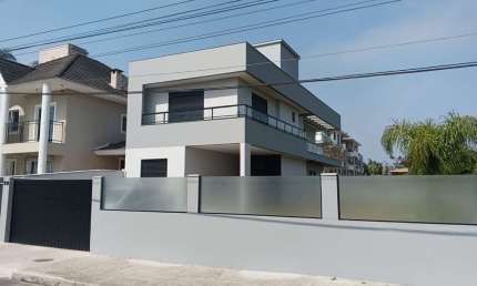 CASA DE ALTO PADRÃO Á VENDA - 230M² - INGLESES - FLORIANÓPOLIS