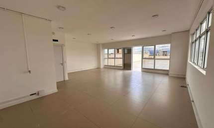 Sala comercial com 1 sala para alugar na R. Gen. Liberato Bittencourt, Canto, Florianópolis