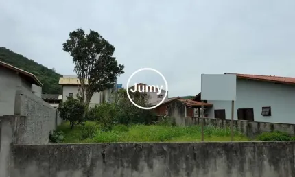 Terreno à venda na Rua Gécio de Souza e Silva, 144, Sambaqui, Florianópolis
