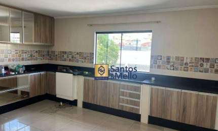 Casa com 2 dormitórios para alugar, 150 m² por R$ 2.570,00/mês - Parque Jaçatuba - Santo André/SP