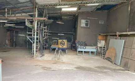Galpão para alugar, 300 m² por R$ 7.500,00/mês - Bangu - Santo André/SP