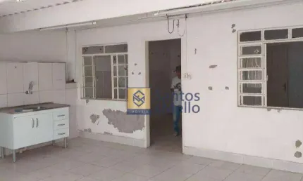 Casa com 1 dormitório para alugar, 60 m² por R$ 1.300,01/mês - Vila Alto de Santo André - Santo André/SP