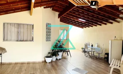 Casa térrea com área total de 125m² e com 2 dormitórios à venda no Bairro Maracanã em Jarinu, São P