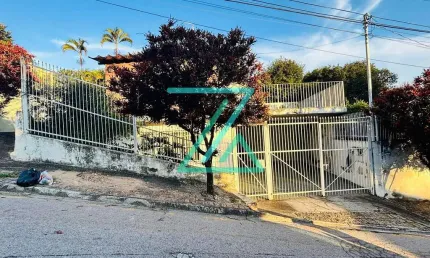 Oportunidade para Investidores! Sobrado de Esquina com Zoneamento Misto no Jardim Carlos Gomes – Ju