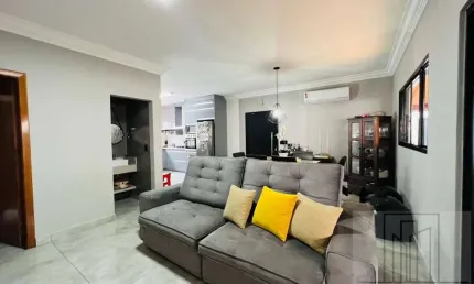 Vende-se Casa Térrea com 3 dormitórios - Bairro Lagoinha