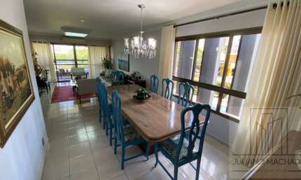 Apartamento com 4 dormitórios e 2 suítes com 196m² bairro Santa Cruz